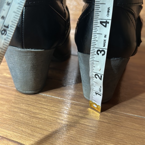 Rocket Dog Unleashed Women 7.5 Black Heel Pull On Strap Around Ankle Boots - Picture 7 of 10